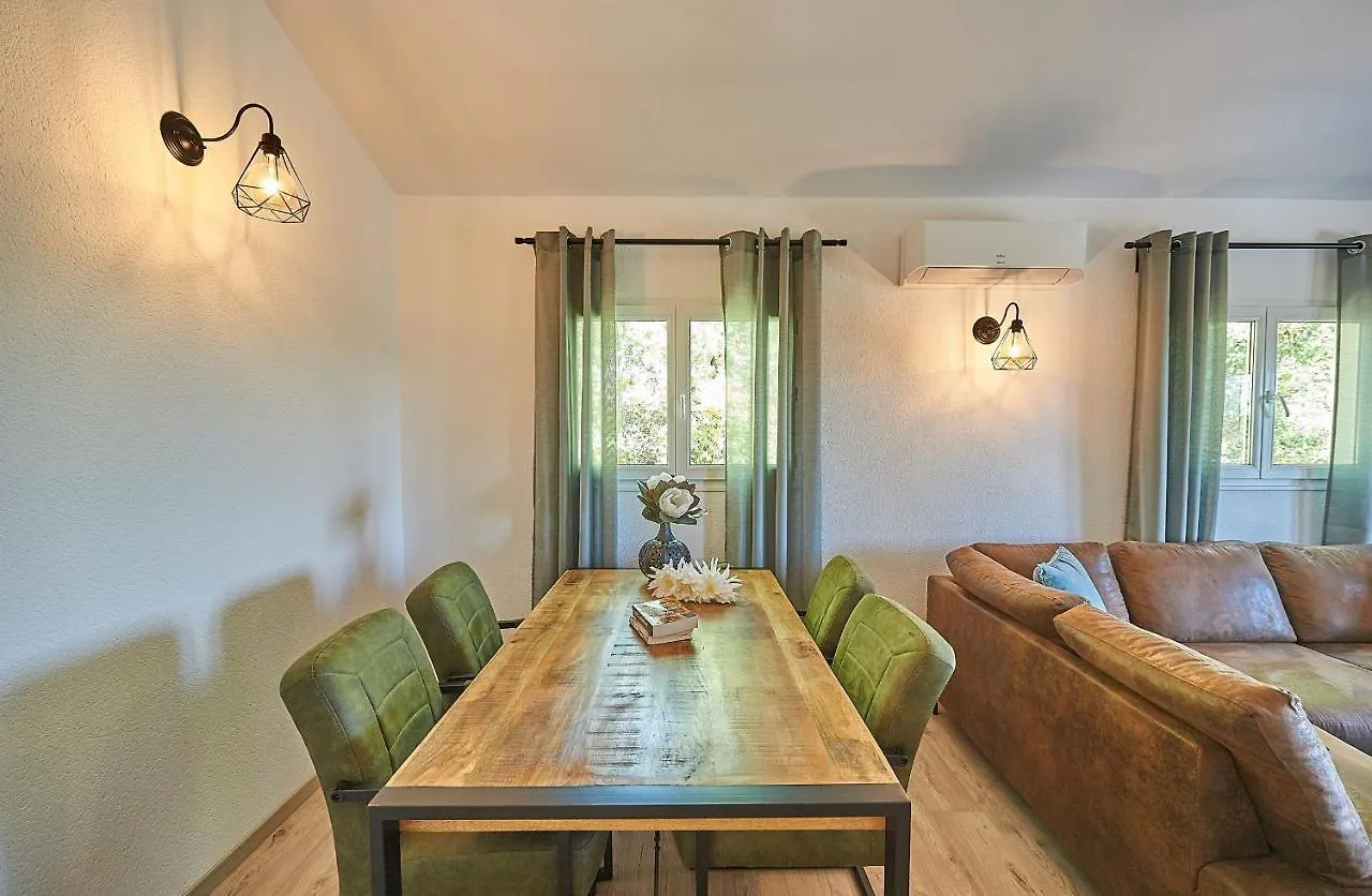 FranceComfort - Village des Cigales Mauroux  4*, Mauroux (Lot)